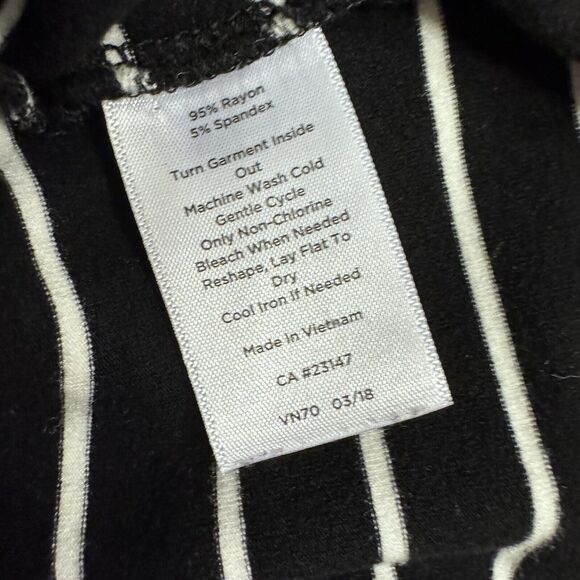 Talbots Blouse XL Womens Top Bandage Style Black White Geometric Office Casual - Picture 7 of 7